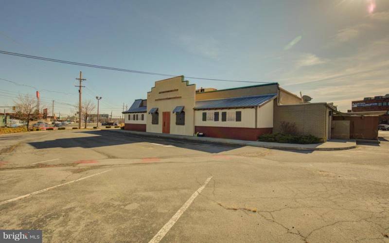 120 FRONT ROYAL PIKE, WINCHESTER, Virginia 22602, ,Commercial Sale,For Sale,FRONT ROYAL,1000974679